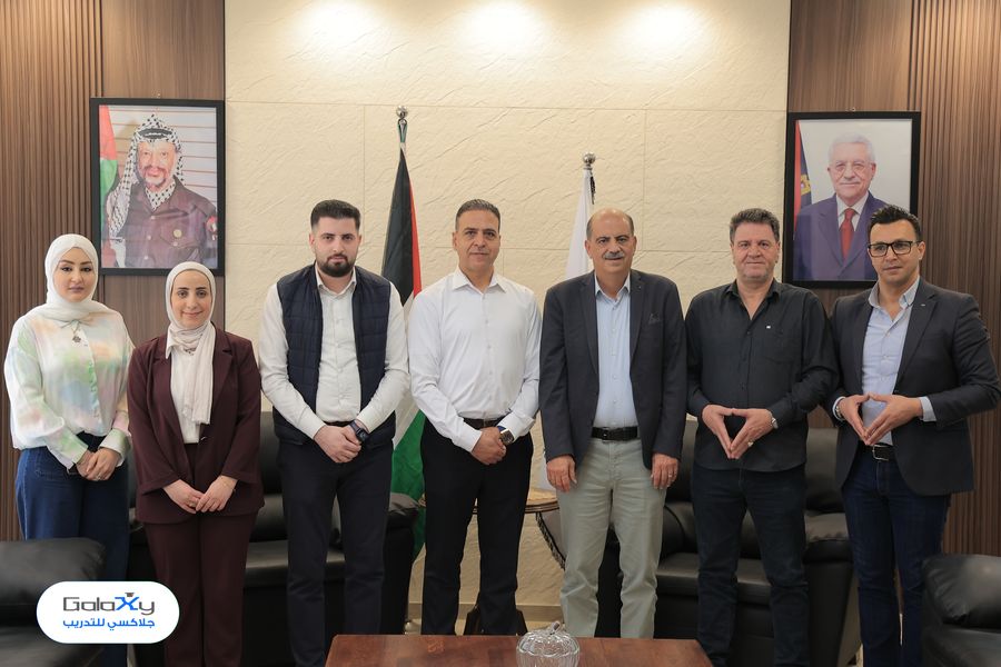 جلاكسي للتدريب يختتم برنامج البروتوكول والإتيكيت للهيئة الإدارية في ملتقى رجال الأعمال - نابلس