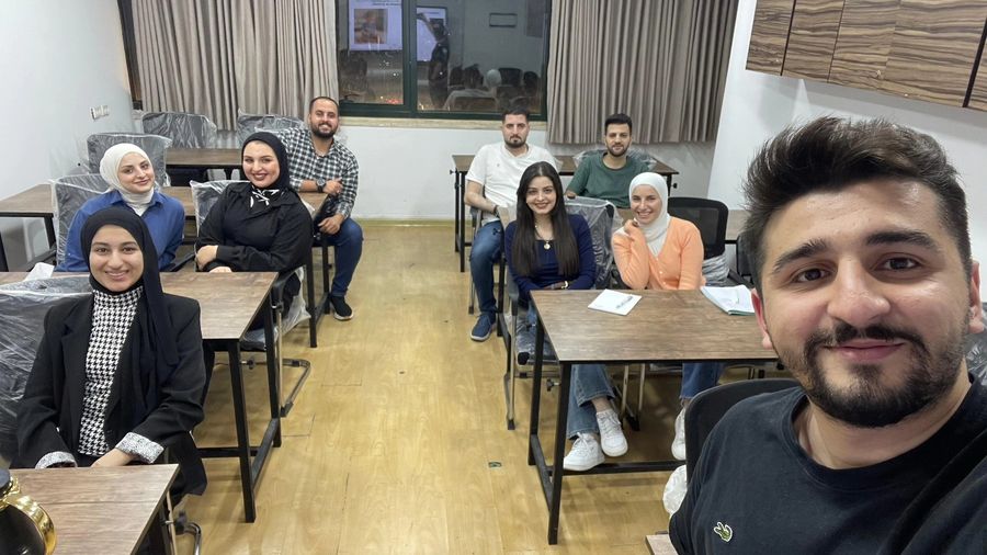 جلاكسي للتدريب ينظم ورشة متخصصة في الذكاء الاصطناعي وهندسة الأوامر