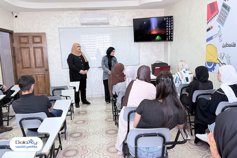 جلاكسي للتدريب ينفذ ورشة عمل حول الصحة النفسية لطلبته في بيت لحم بالتعاون مع YWCA
