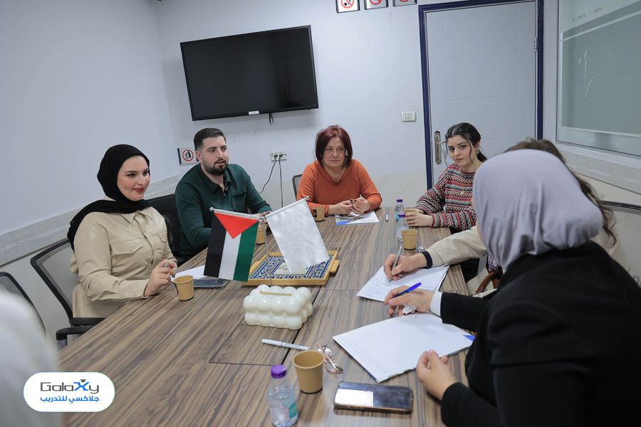 جلاكسي للتدريب يستقبل جمعية الدعم النفسي والإرشاد القانوني للنساء لبحث آفاق التعاون في نابلس