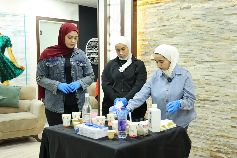 جلاكسي للتدريب ينظم ورشة تصنيع مستحضرات العناية والبشرة بطرق طبيعية في نابلس