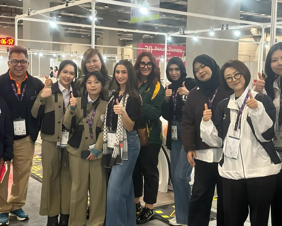 مدربة وخبيرة التجميل في جلاكسي للتدريب تمثل فلسطين في المسابقة العالمية للمهارات – آسيا